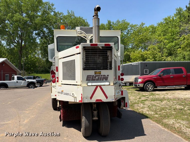 image for item FK0202 1994 Elgin Pelican S street sweeper