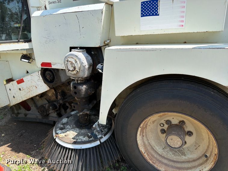 image for item FK0202 1994 Elgin Pelican S street sweeper