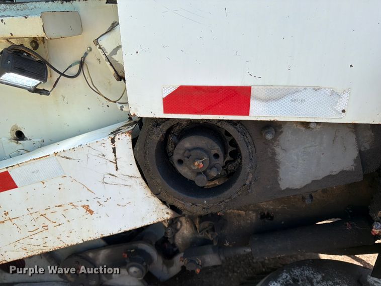 image for item FK0202 1994 Elgin Pelican S street sweeper