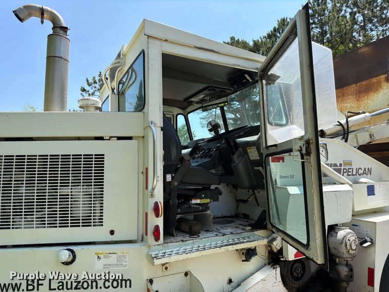 image for item FK0202 1994 Elgin Pelican S street sweeper