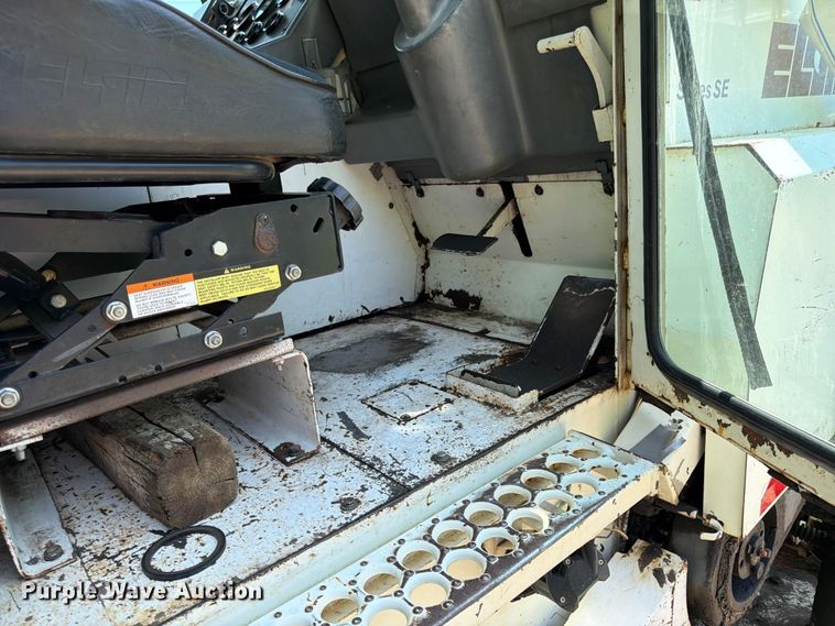 image for item FK0202 1994 Elgin Pelican S street sweeper