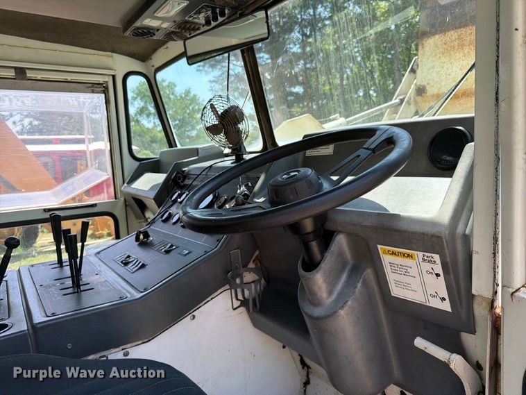 image for item FK0202 1994 Elgin Pelican S street sweeper