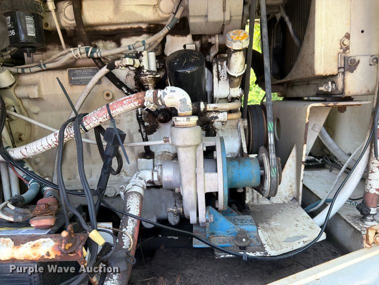 image for item FK0202 1994 Elgin Pelican S street sweeper