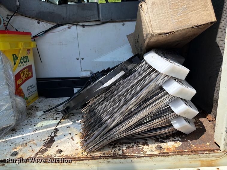image for item FK0202 1994 Elgin Pelican S street sweeper