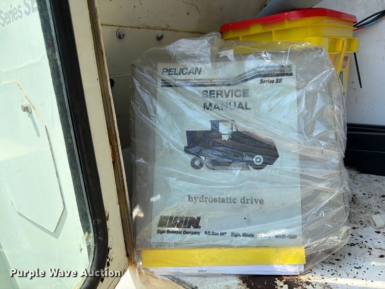 image for item FK0202 1994 Elgin Pelican S street sweeper