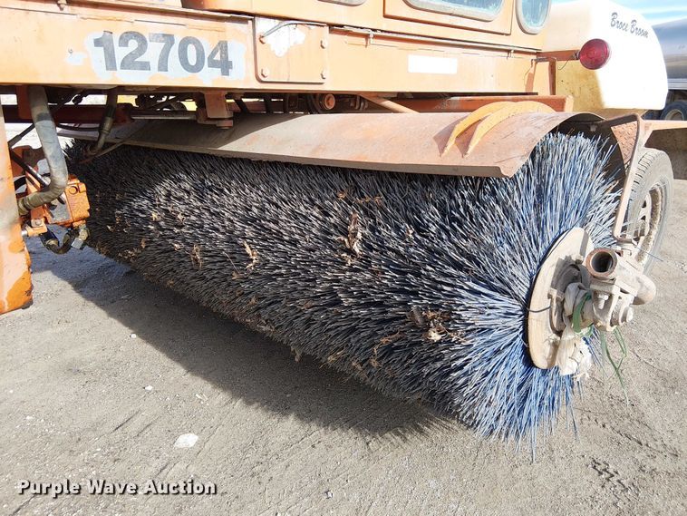image for item FK0833 2008 Broce RJ 350 broom