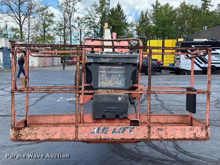 image for item FK1493 2006 JLG 800S boom lift