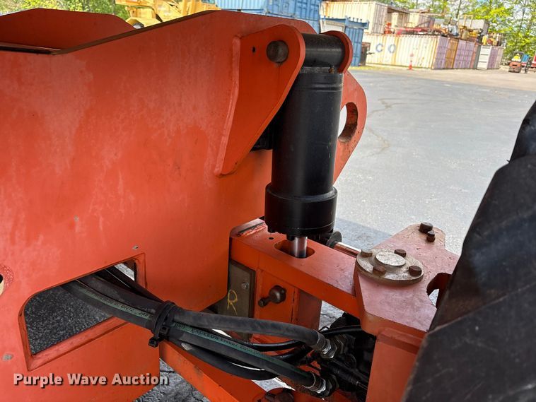 image for item FK1493 2006 JLG 800S boom lift