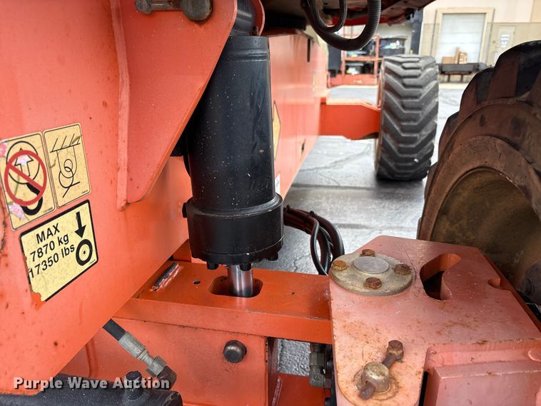 image for item FK1493 2006 JLG 800S boom lift