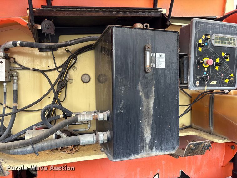image for item FK1493 2006 JLG 800S boom lift