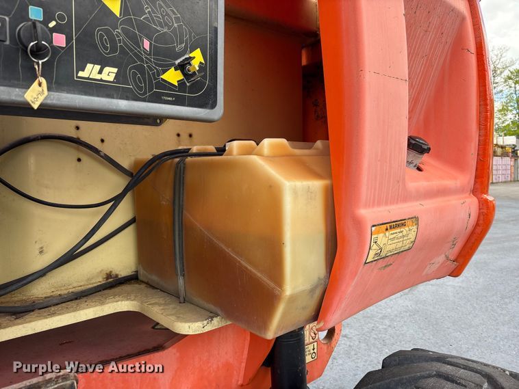 image for item FK1493 2006 JLG 800S boom lift