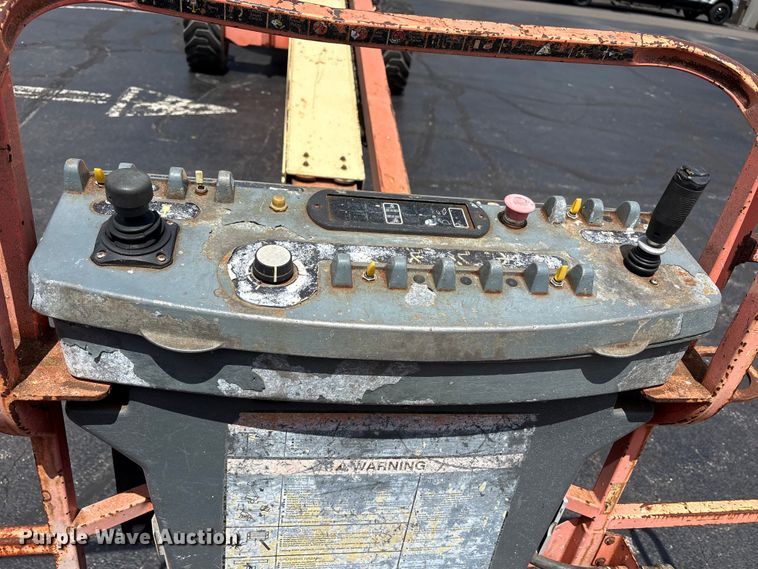 image for item FK1493 2006 JLG 800S boom lift