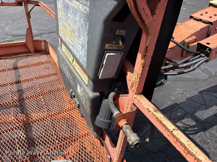 image for item FK1493 2006 JLG 800S boom lift