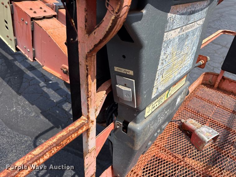 image for item FK1493 2006 JLG 800S boom lift