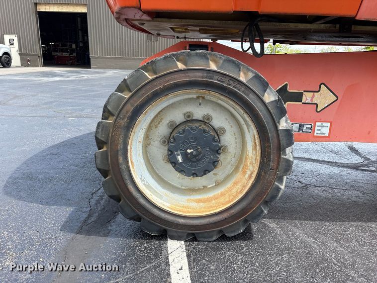image for item FK1493 2006 JLG 800S boom lift