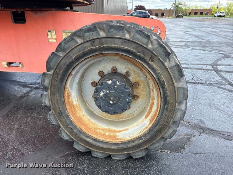 image for item FK1493 2006 JLG 800S boom lift