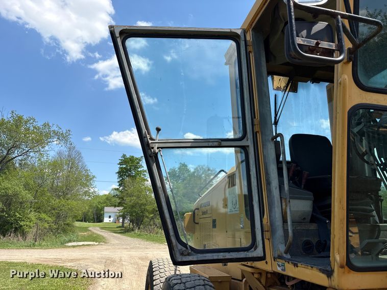 image for item FK1497 1996 Champion 710A motor grader