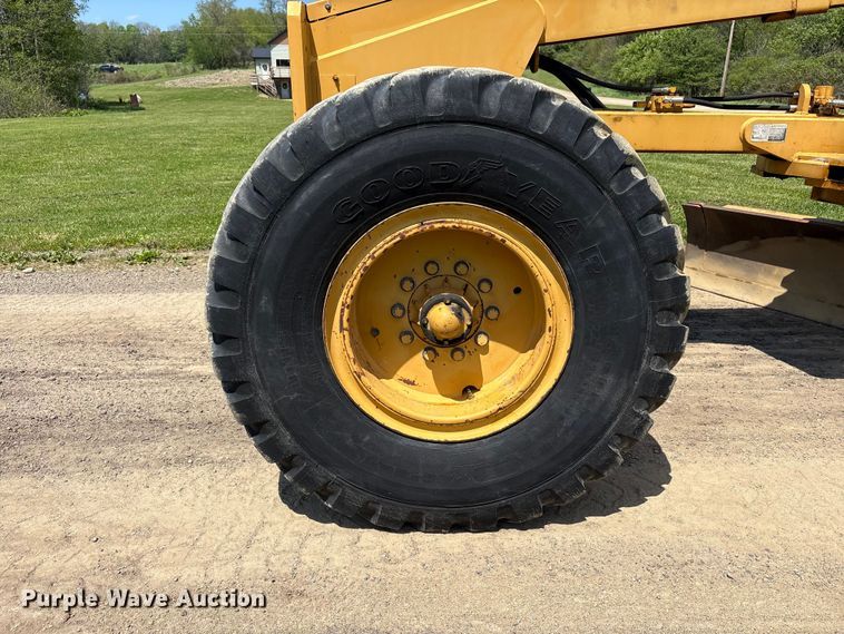 image for item FK1497 1996 Champion 710A motor grader