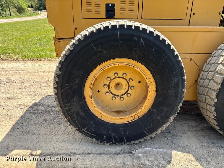 image for item FK1497 1996 Champion 710A motor grader