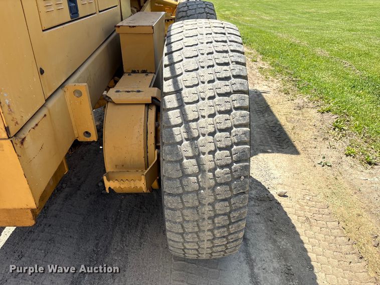 image for item FK1497 1996 Champion 710A motor grader