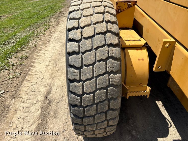 image for item FK1497 1996 Champion 710A motor grader