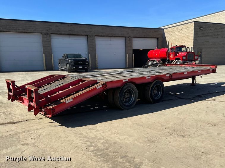 image for item FK1683 1997 Trail King Industries TK20 equipment trailer