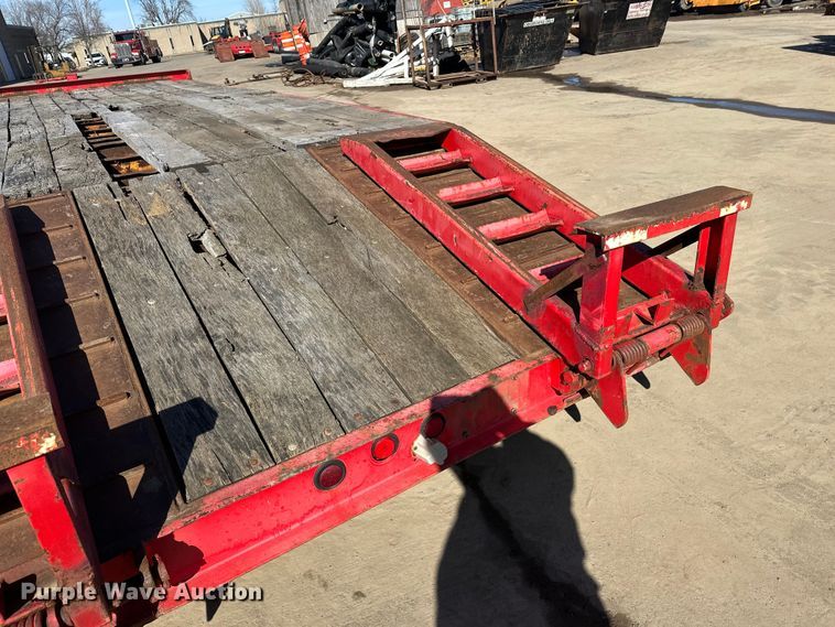 image for item FK1683 1997 Trail King Industries TK20 equipment trailer