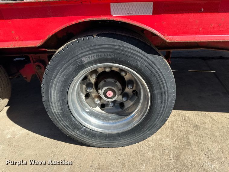 image for item FK1683 1997 Trail King Industries TK20 equipment trailer