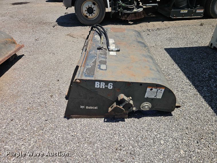 image for item FN5676 2014 Bobcat 72