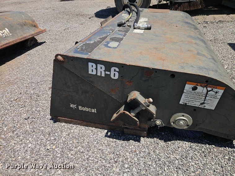 image for item FN5676 2014 Bobcat 72