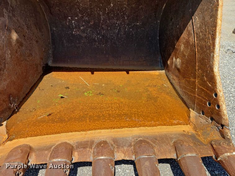 image for item FN5677 Esco excavator bucket