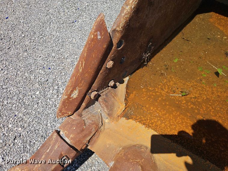 image for item FN5677 Esco excavator bucket