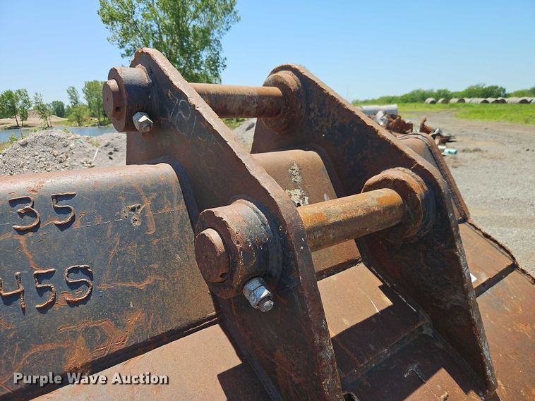 image for item FN5677 Esco excavator bucket