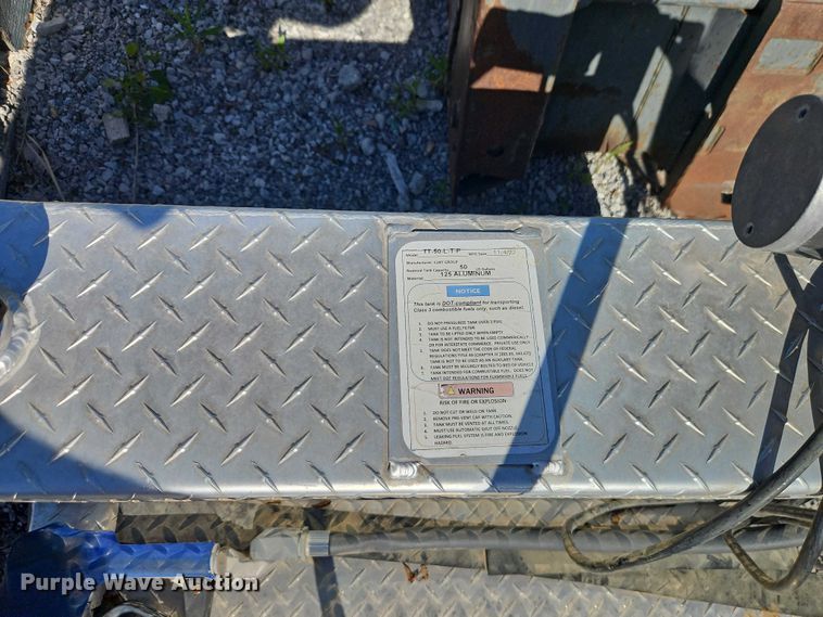 image for item FN5679 (2) fuel tanks