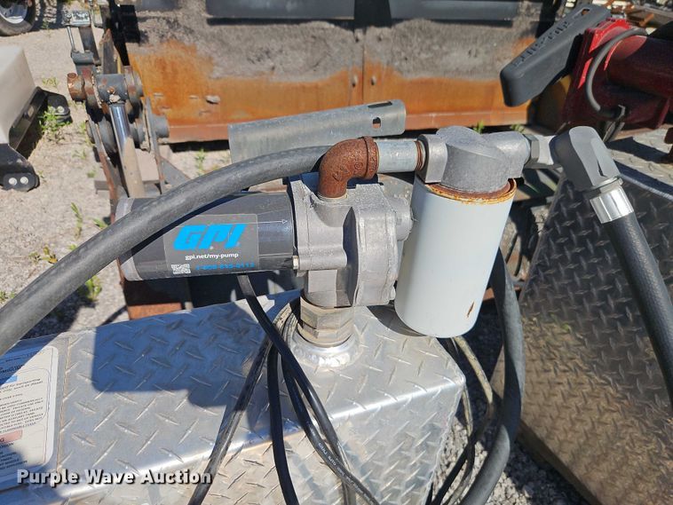 image for item FN5679 (2) fuel tanks