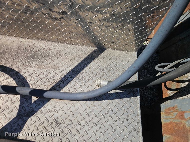 image for item FN5679 (2) fuel tanks