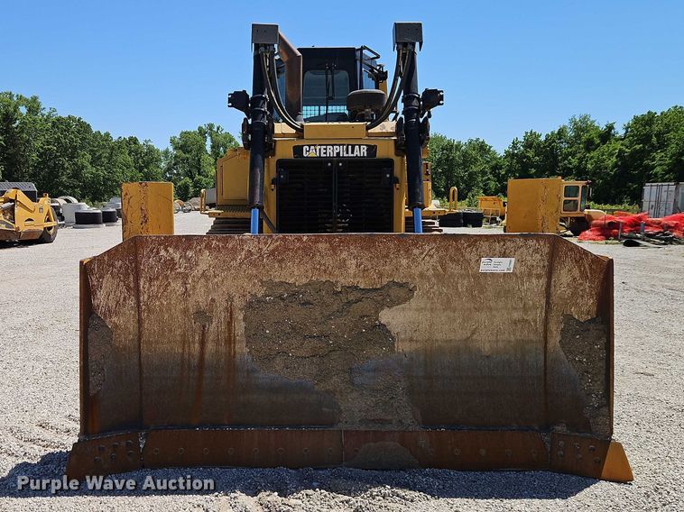 image for item FN5681 2011 Caterpillar D6T XL dozer
