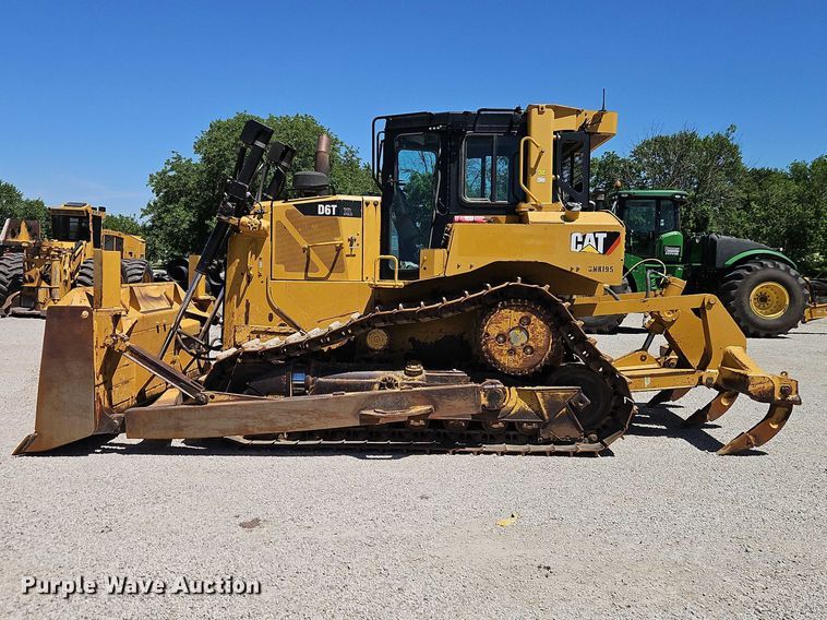 image for item FN5681 2011 Caterpillar D6T XL dozer