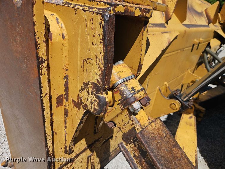 image for item FN5681 2011 Caterpillar D6T XL dozer