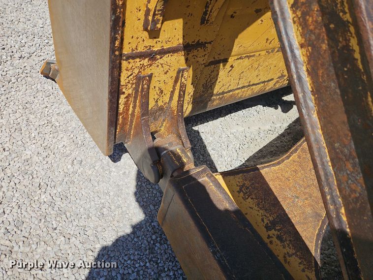 image for item FN5681 2011 Caterpillar D6T XL dozer