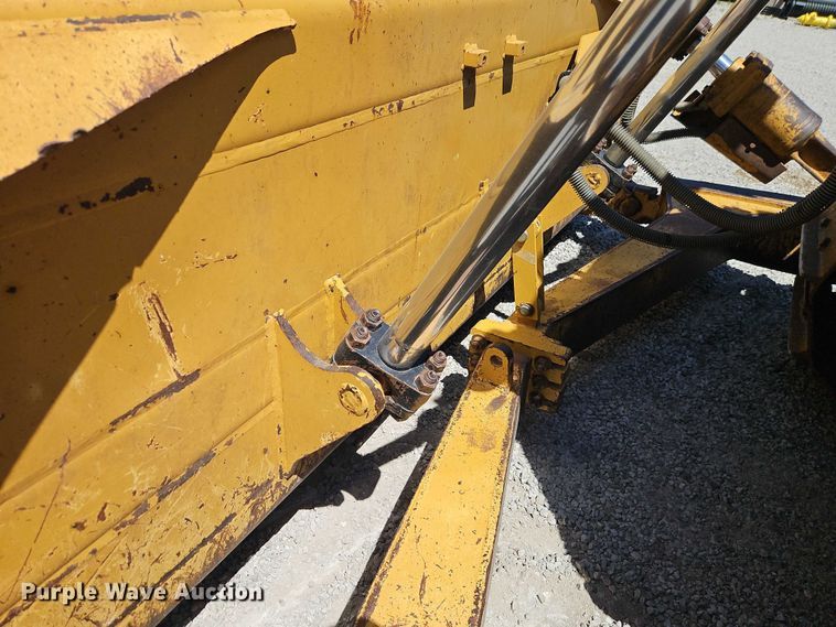 image for item FN5681 2011 Caterpillar D6T XL dozer