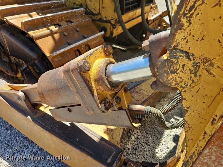 image for item FN5681 2011 Caterpillar D6T XL dozer