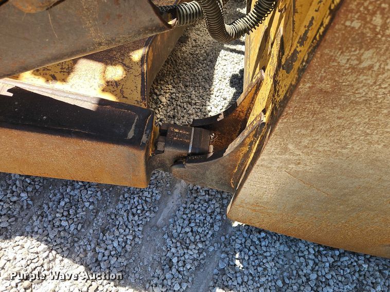 image for item FN5681 2011 Caterpillar D6T XL dozer