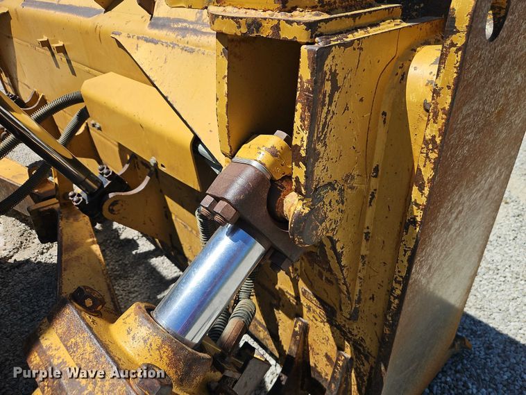 image for item FN5681 2011 Caterpillar D6T XL dozer