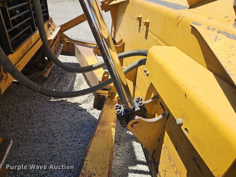 image for item FN5681 2011 Caterpillar D6T XL dozer