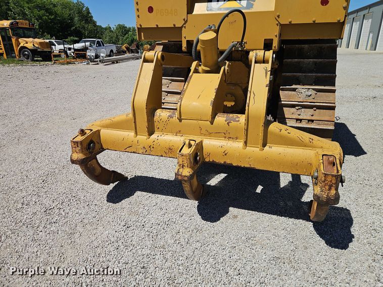 image for item FN5681 2011 Caterpillar D6T XL dozer