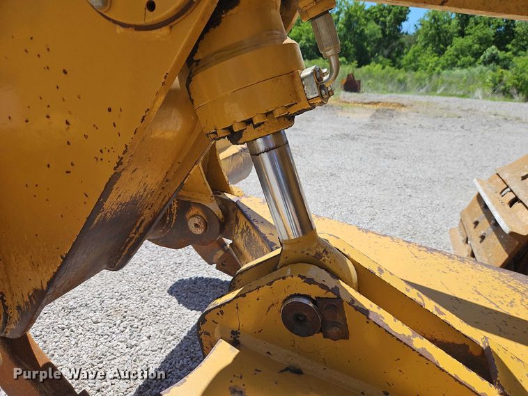 image for item FN5681 2011 Caterpillar D6T XL dozer