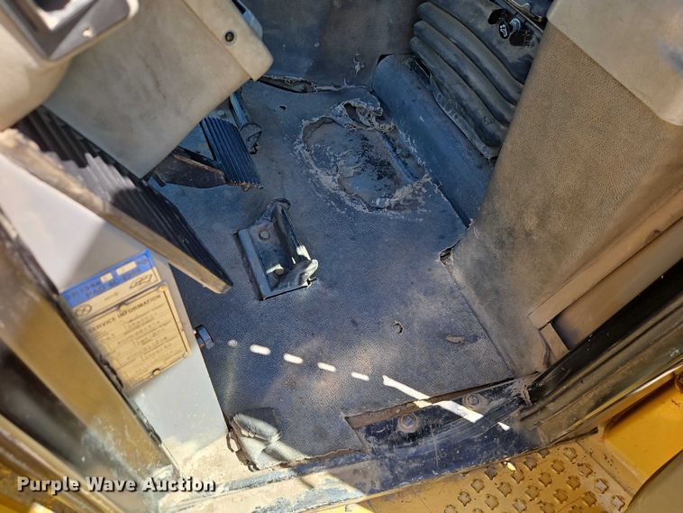 image for item FN5681 2011 Caterpillar D6T XL dozer
