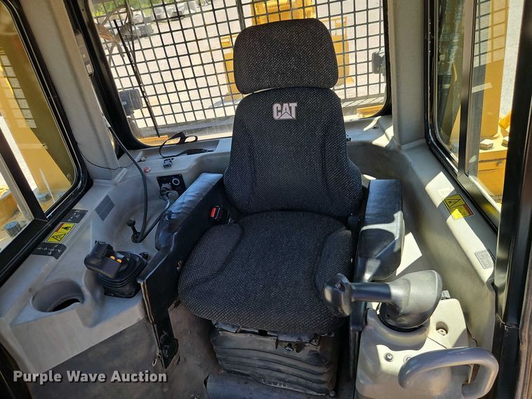 image for item FN5681 2011 Caterpillar D6T XL dozer