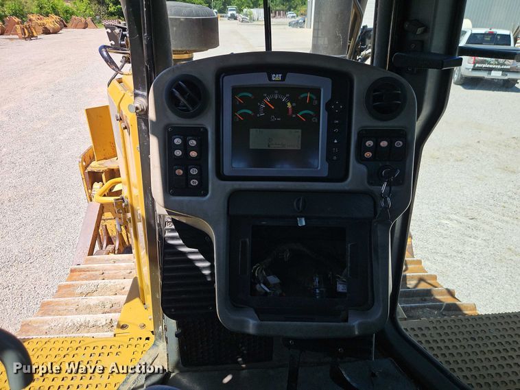 image for item FN5681 2011 Caterpillar D6T XL dozer
